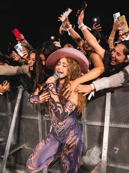 shakira_1757027747_3714540430337161787_217867189.jpg