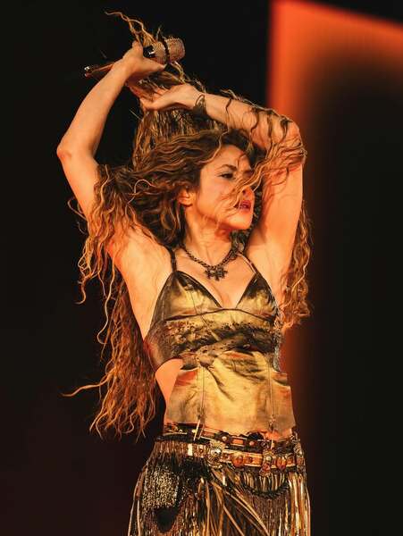 shakira_1761575904_3752693136263872539_217867189.jpg