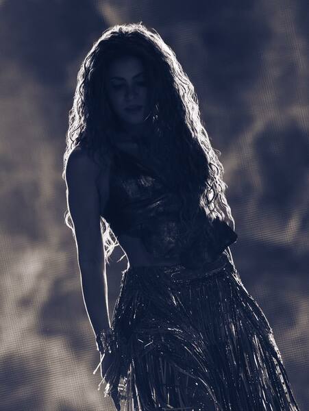 shakira_1762126921_3757315405921959154_217867189.jpg