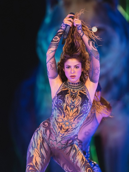 shakira_1765648380_3786851443853426530_217867189.jpg