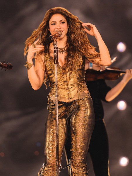 shakira_1765648380_3786851740264867760_217867189.jpg