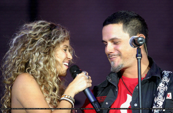 tag_rtrlive901025.jpg