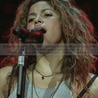 CR0029_SHAKIRA_65B15D.jpg