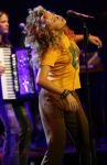 SP_ShakiraLive200605_8.jpg