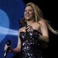 shakira-on-stage-at-the-jingle-bell-ball-1260139796-view-0.jpg
