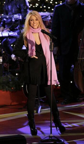 ~New_Features-Novedades-Novidades~Shakira_es_la_Embajadora_de_la_Navidad_en_NYC~AGURG_SELEDLNEN091118_25.jpg