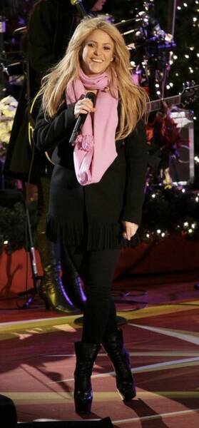 ~New_Features-Novedades-Novidades~Shakira_es_la_Embajadora_de_la_Navidad_en_NYC~AGURG_SELEDLNEN091118_28.jpg