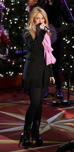 ~New_Features-Novedades-Novidades~Shakira_es_la_Embajadora_de_la_Navidad_en_NYC~AGURG_SELEDLNEN091118_36.jpg