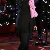 ~New_Features-Novedades-Novidades~Shakira_es_la_Embajadora_de_la_Navidad_en_NYC~AGURG_SELEDLNEN091118_36.jpg