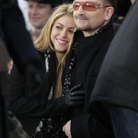 28338_Celebutopia-Shakira_during_We_Are_One-_Opening_Inaugural_Celebration_at_the_Lincoln_Memorial_in_Washington-02_122_685lo.jpg