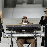28863_Celebutopia-Shakira_during_We_Are_One-_Opening_Inaugural_Celebration_at_the_Lincoln_Memorial_in_Washington-01_122_345lo.jpg