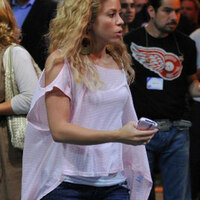 100714_pj_Shakira_01.jpg
