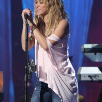 100714_pj_Shakira_05.jpg