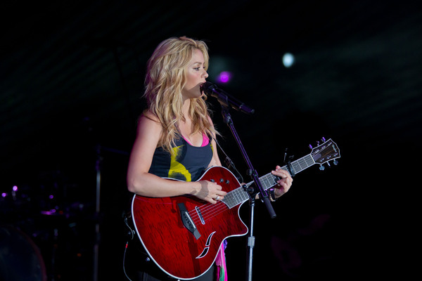 Shakira_Rock_in_Rio_in_Lisbon_Portugal_May_21_2010_1.jpg