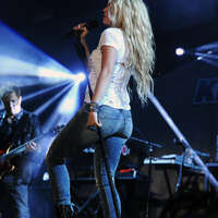 Shakira_-KIIS-FM-2014-Wango-Tango--35.jpg