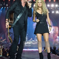 487151054-fher-olvera-of-mana-and-shakira-perform-on-gettyimages.jpg