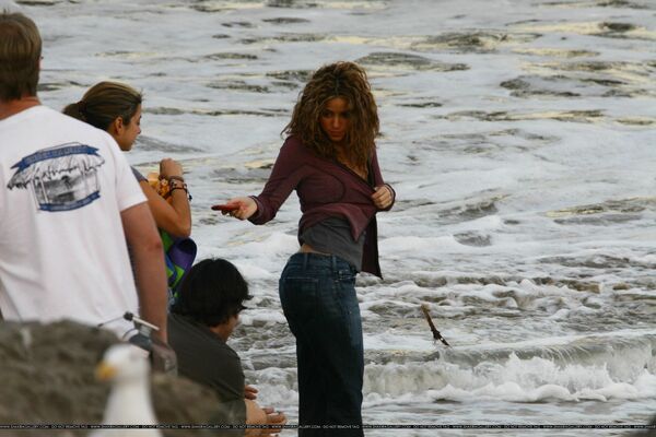 Shakira140206K11Sunshine.jpg