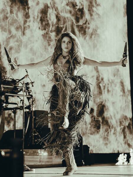 shakira_1763578663_3769493498413270998_217867189.jpg
