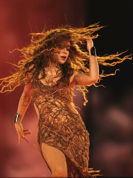 shakira_1763578663_3769493498413309396_217867189.jpg