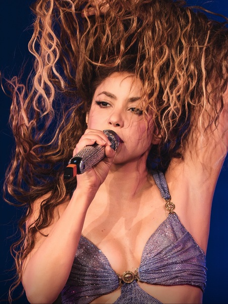 shakira_1767122715_3799223160701480229_217867189.jpg