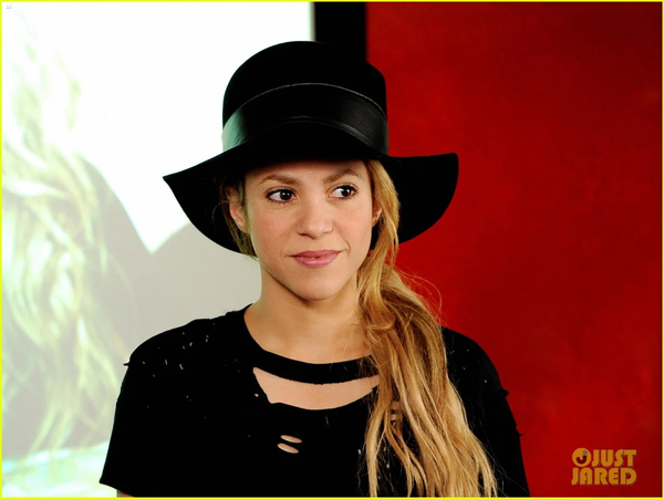 shakira-performs-new-song-the-one-thing-on-the-voice-19_copie.jpg