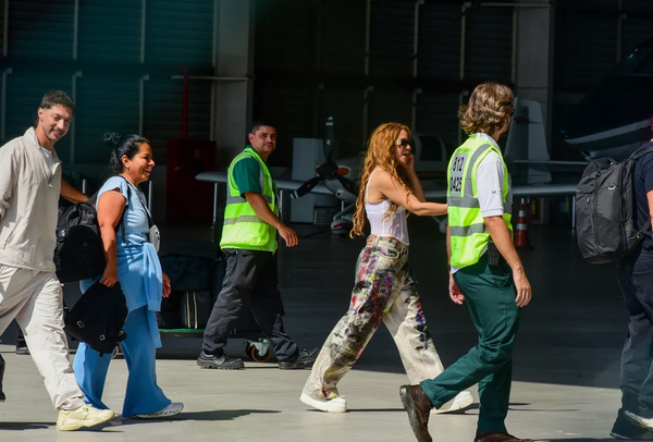 Shakira-desembarca-no-Brasil-para-megashow-no-Rio-0036531808202604291421-9_copie.jpg