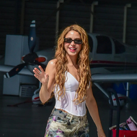 Shakira-desembarca-no-Brasil-para-megashow-no-Rio-0036531801202604291421-7_copie.jpg