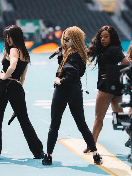 shakira_1781110802_3916548703088162342_217867189.jpg