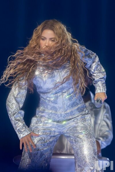 SHAKIRA-2026-72B.jpg