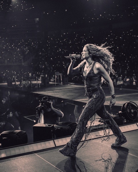 shakira_1782760641_3930403257774236651_217867189.jpg